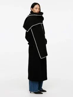 Blanket-Stitch Scarf