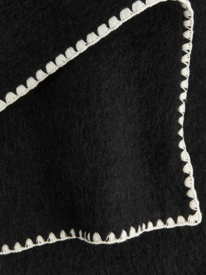 Blanket-Stitch Scarf