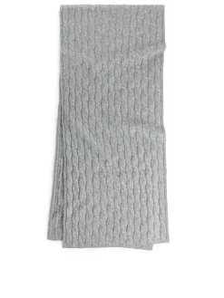 Cable-Knit Cashmere Scarf