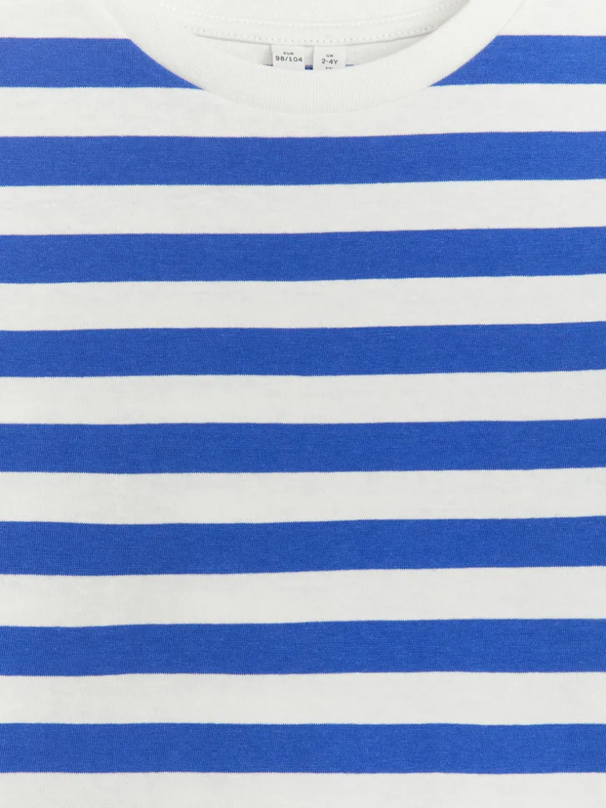 Long-Sleeved T-Shirt