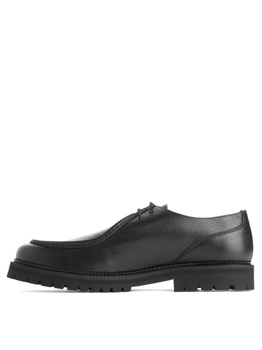 Moc-Toe Leather Shoes