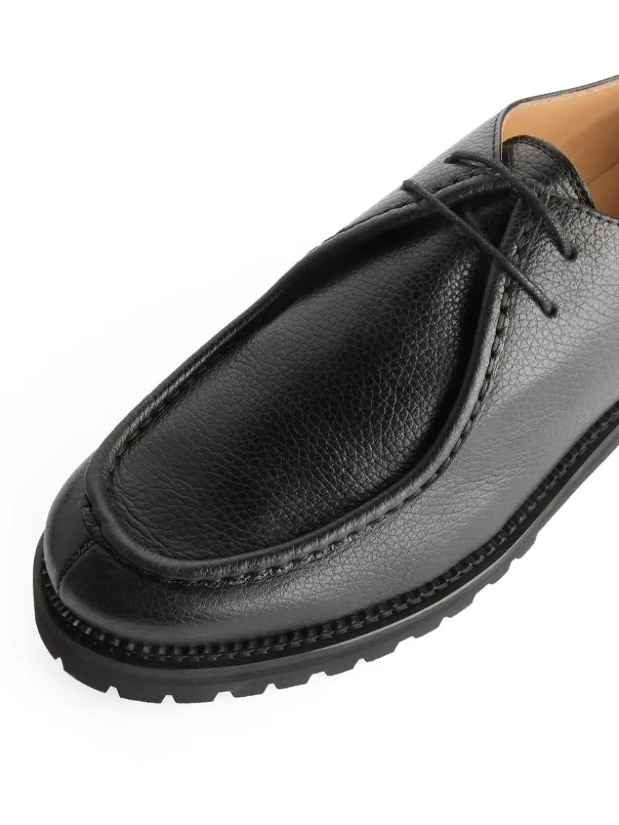 Moc-Toe Leather Shoes