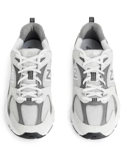 New Balance 530 Trainers