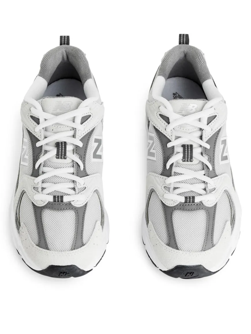 New Balance 530 Trainers