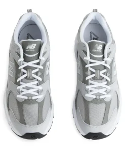 New Balance 530 Trainers