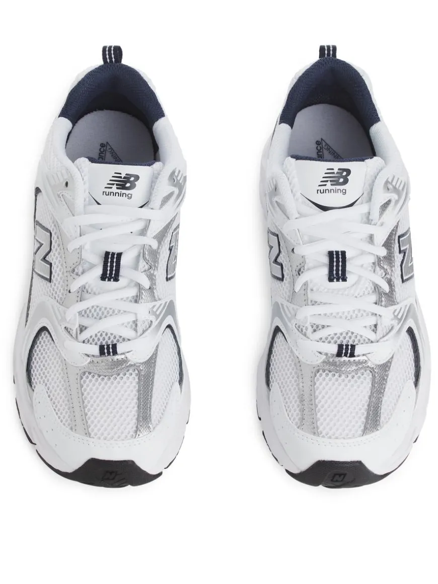 New Balance 530 Trainers