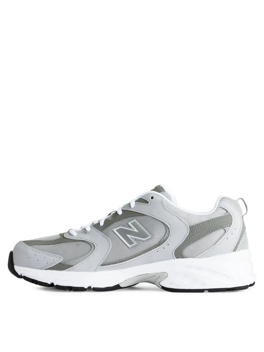 New Balance 530 Trainers