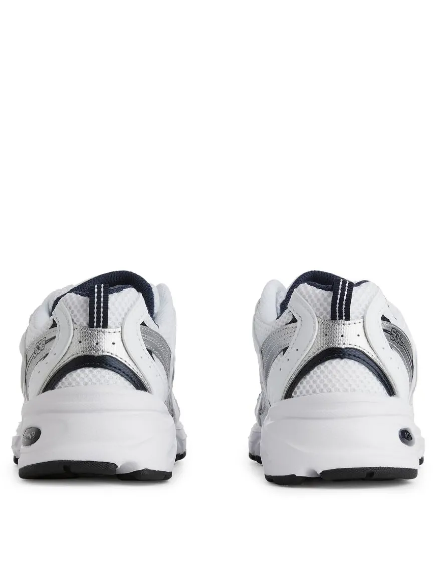 New Balance 530 Trainers