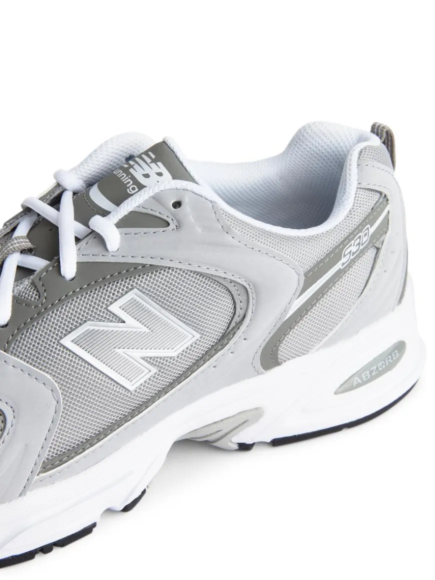 New Balance 530 Trainers