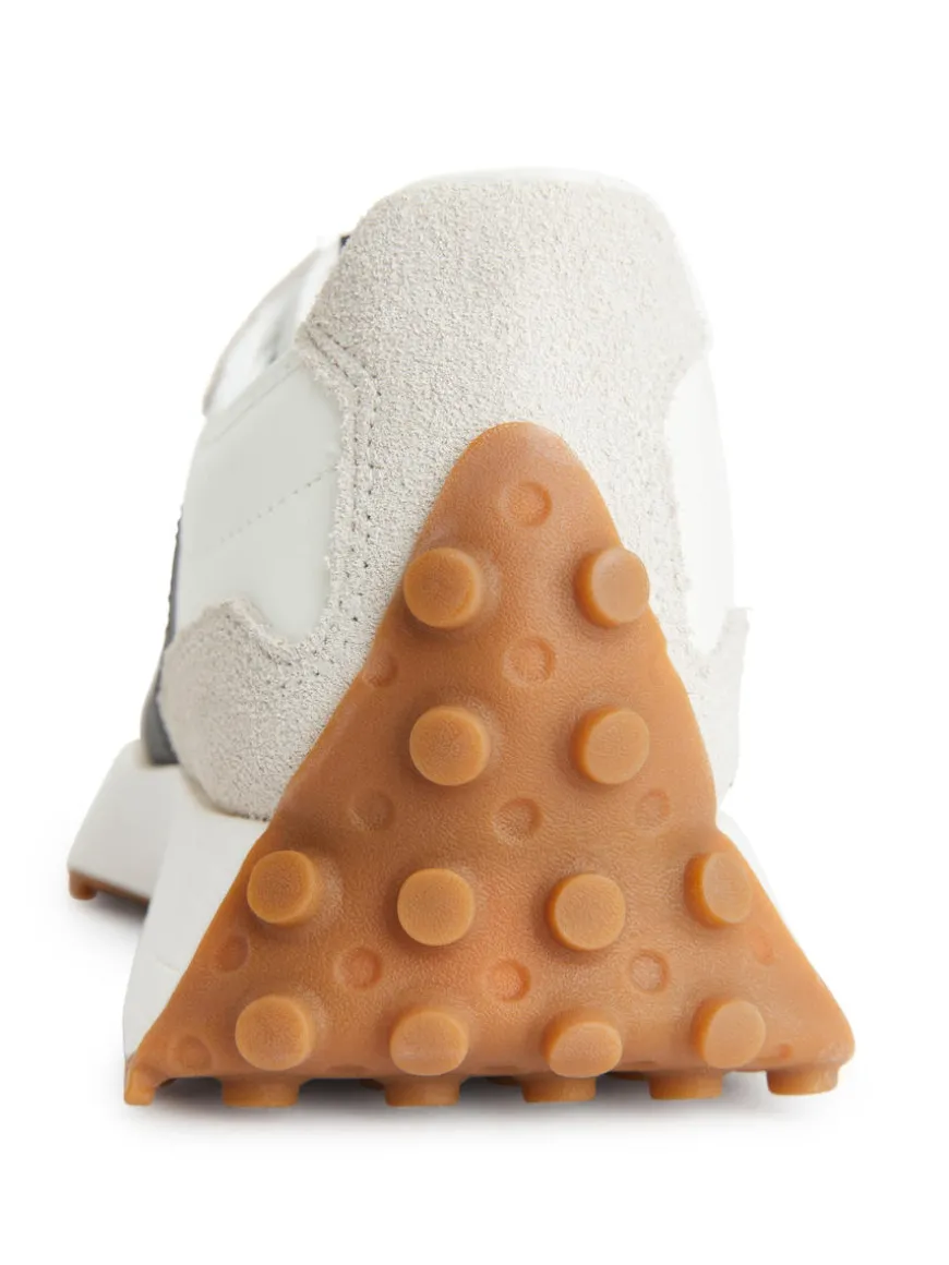 New Balance 327 Trainers