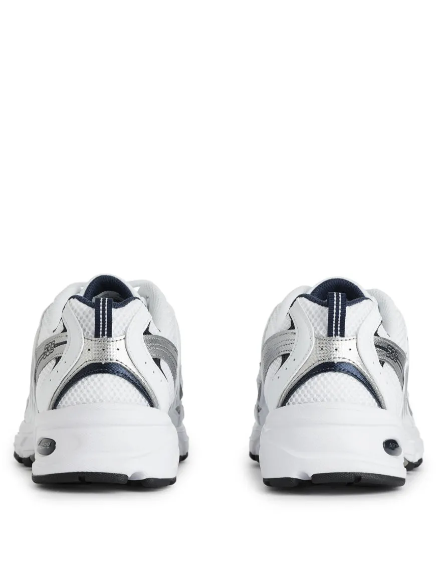 New Balance 530 Trainers