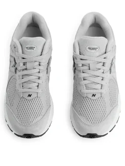 New Balance 2002R Trainers