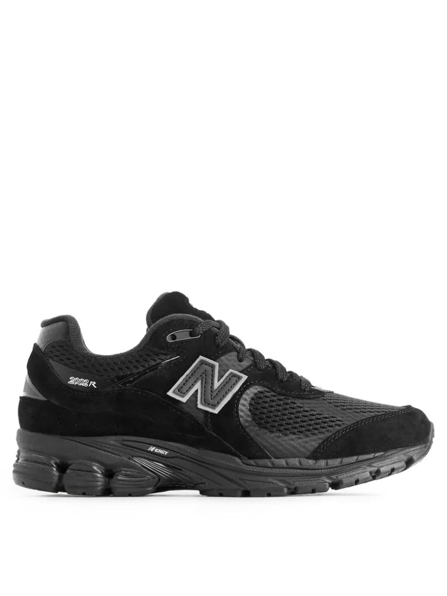 New Balance 2002R Trainers