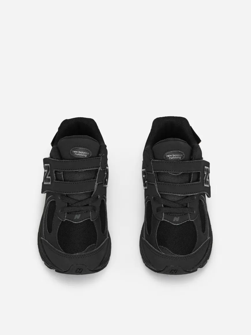 New Balance 2002R Trainers