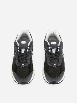 New Balance 2002R Trainers