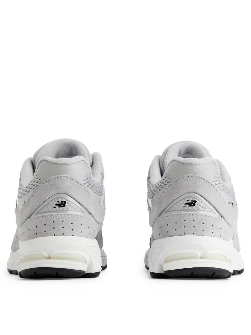 New Balance 2002R Trainers