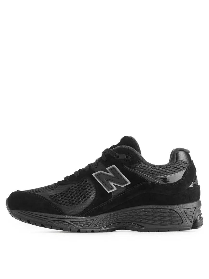 New Balance 2002R Trainers