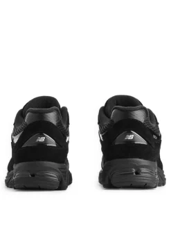 New Balance 2002R Trainers