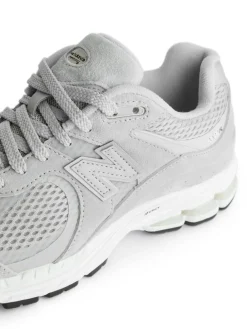 New Balance 2002R Trainers