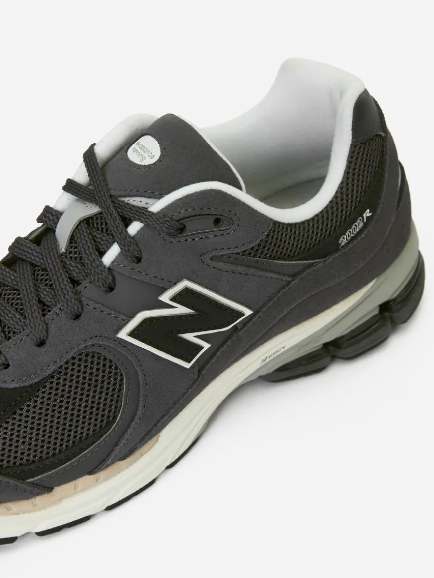 New Balance 2002R Trainers