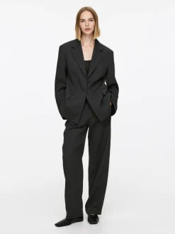 Slim Single-Breasted Blazer