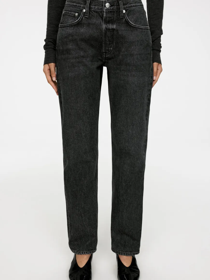 SNOW Slim Straight Jeans