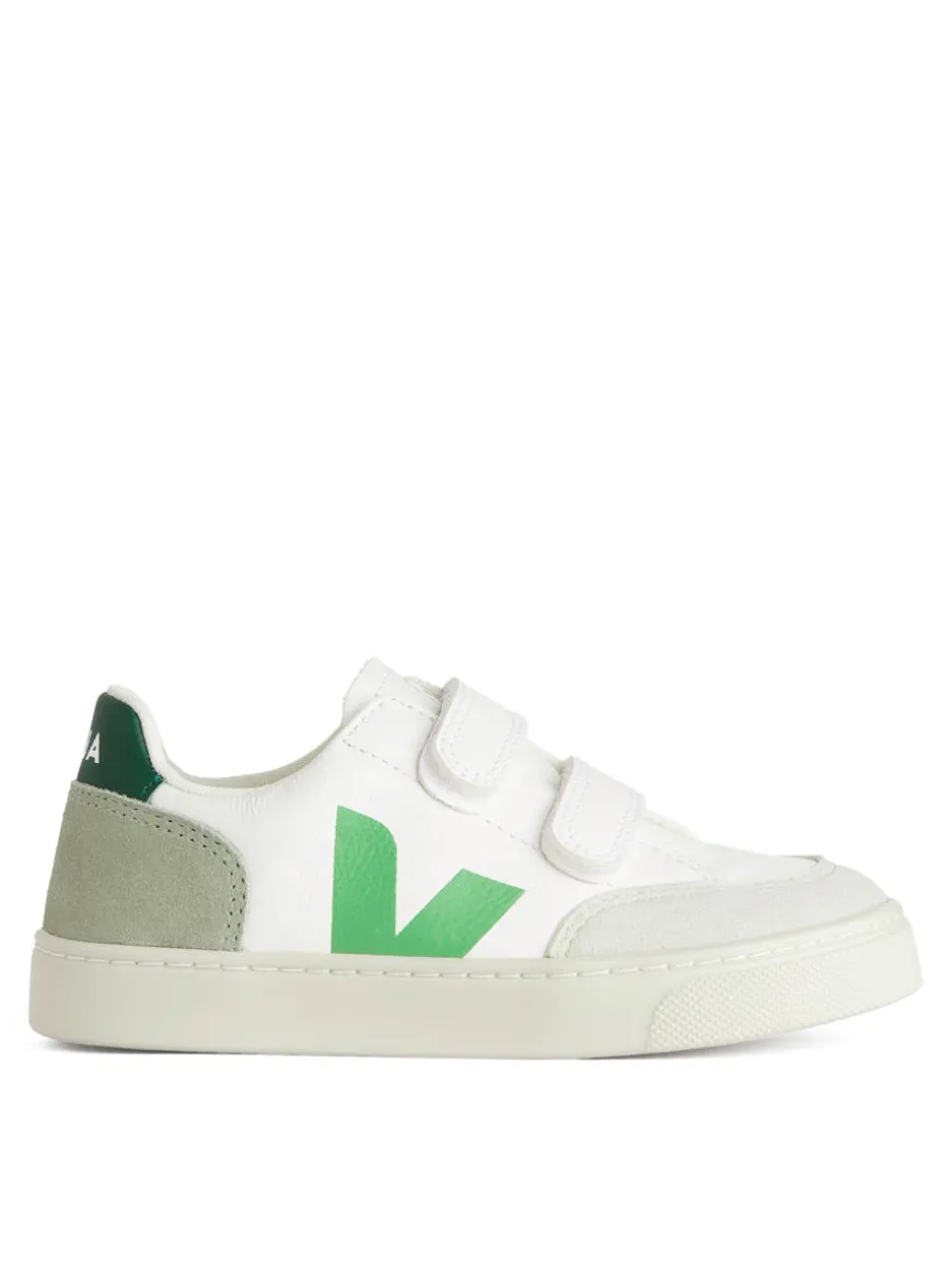 Veja V-12 Junior Trainers