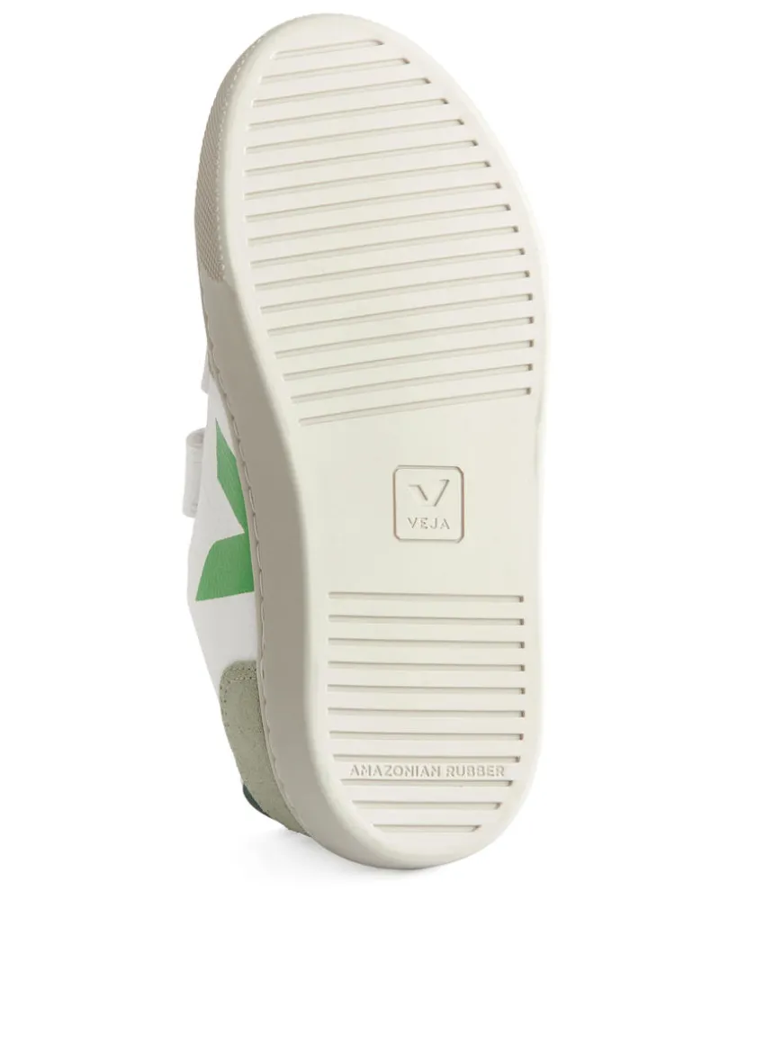 Veja V-12 Junior Trainers