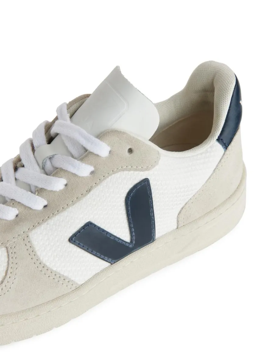 Veja V-10 Trainers